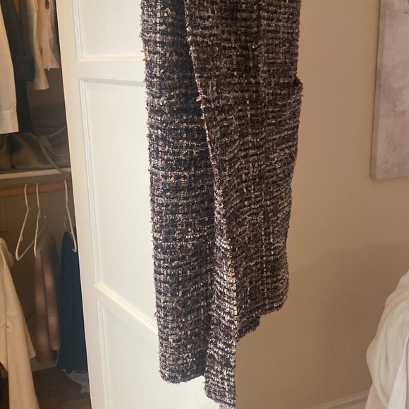 Elegant Black and White Belted Tweed Vest Coat - Picture 3 of 3